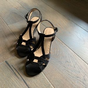 NWOT - Tahari Women’s Sandals